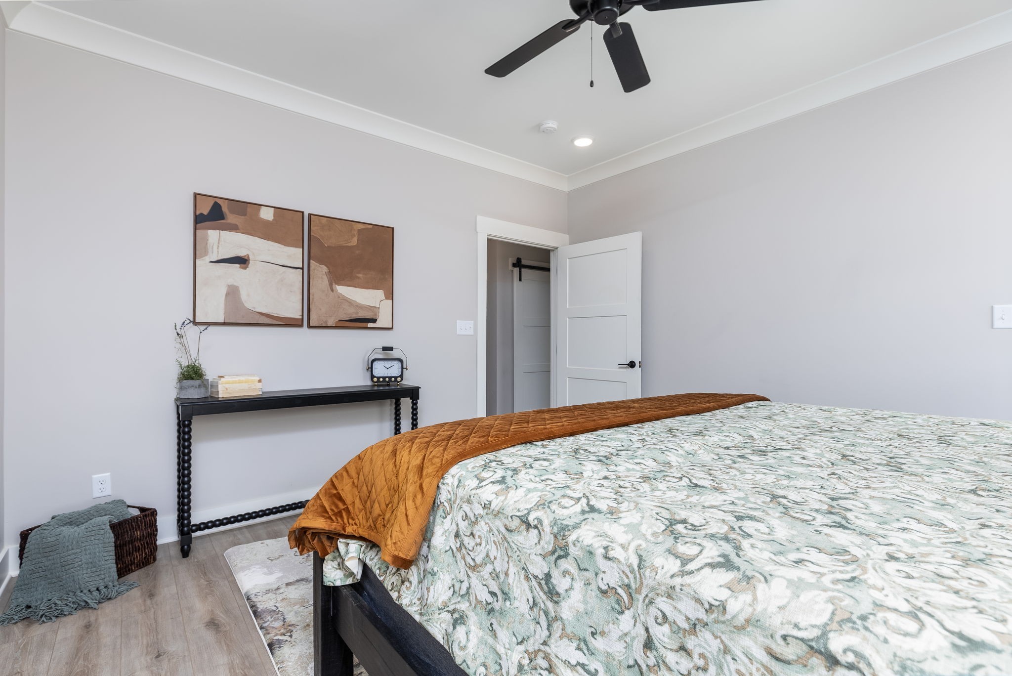 Image 17 of 54 For 1039 25th Street