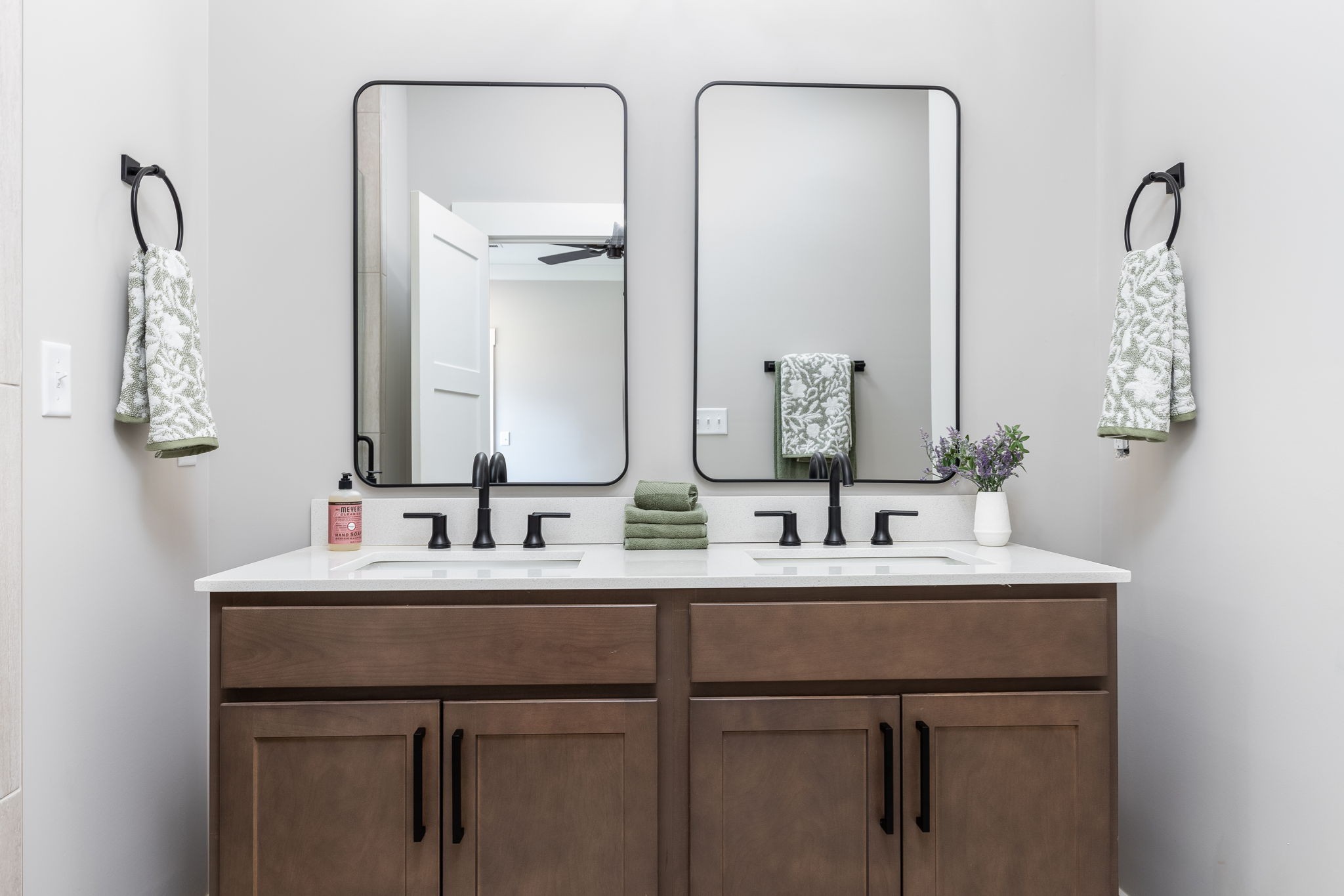 Image 18 of 54 For 1039 25th Street