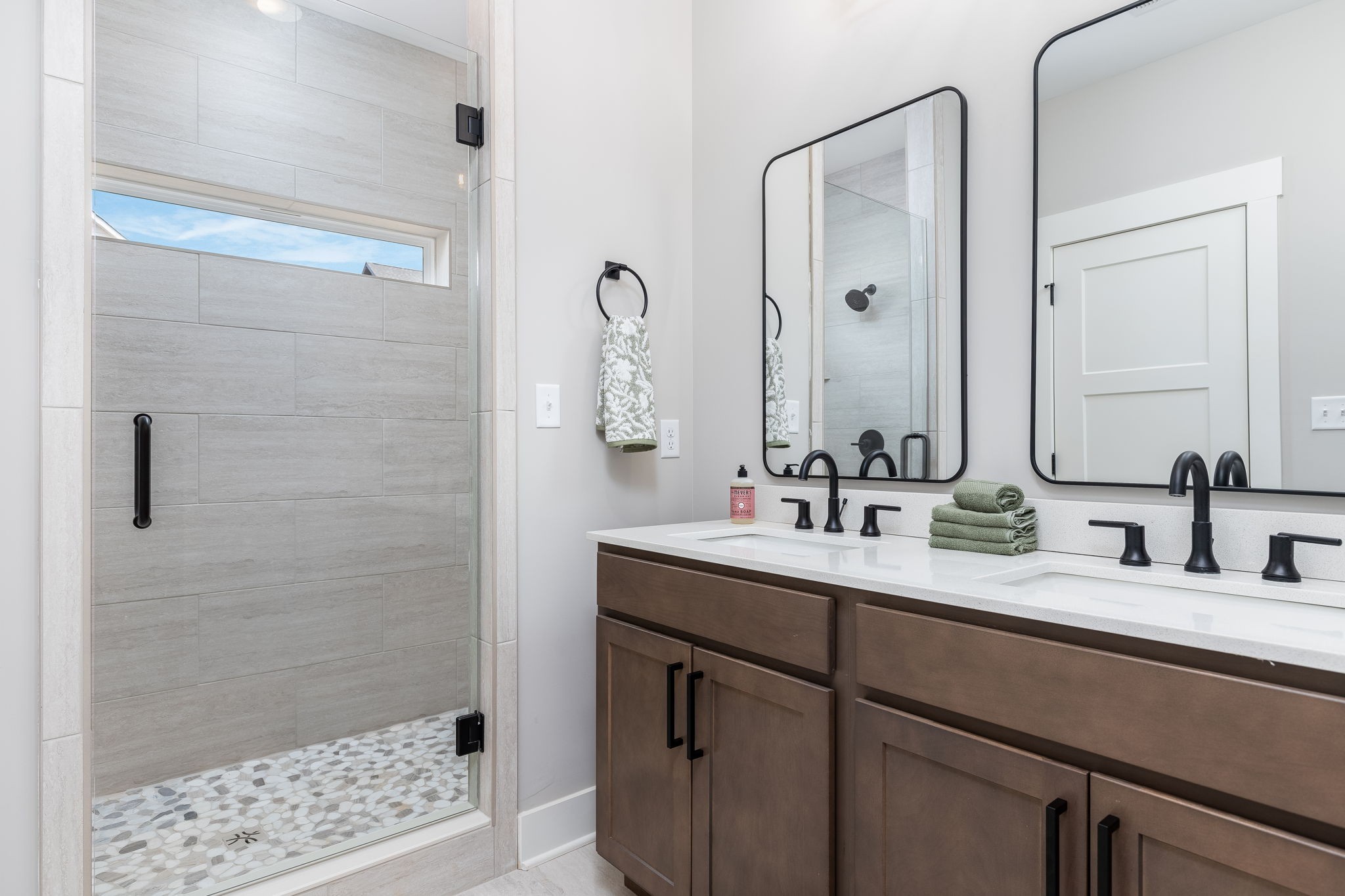 Image 19 of 54 For 1039 25th Street