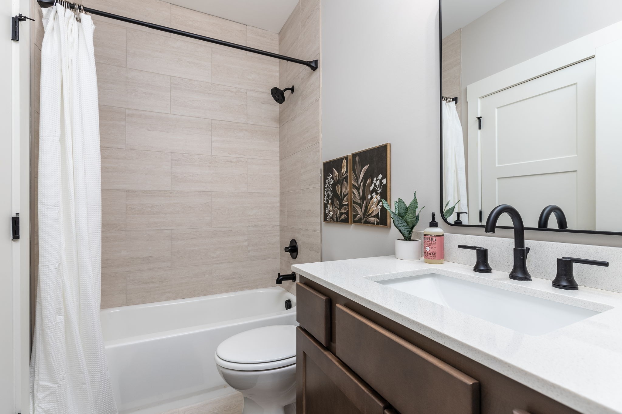 Image 22 of 54 For 1039 25th Street