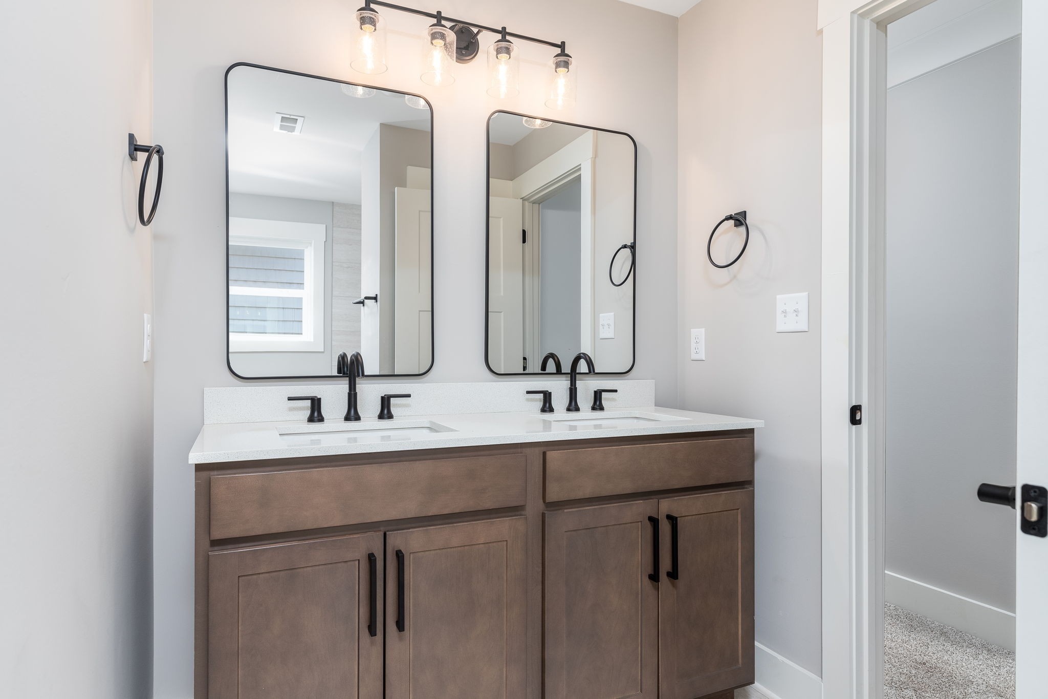 Image 31 of 54 For 1039 25th Street