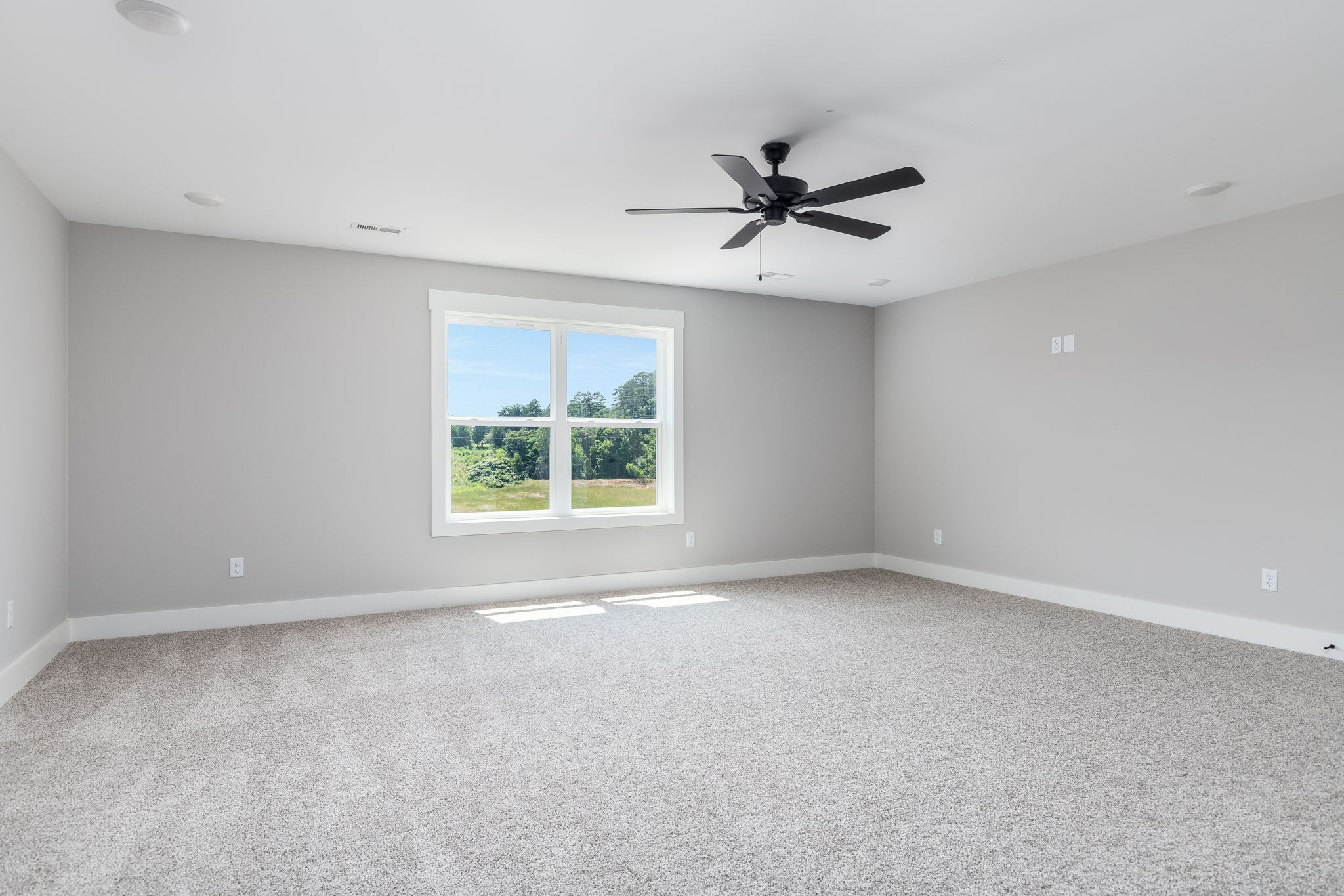 Image 33 of 54 For 1039 25th Street