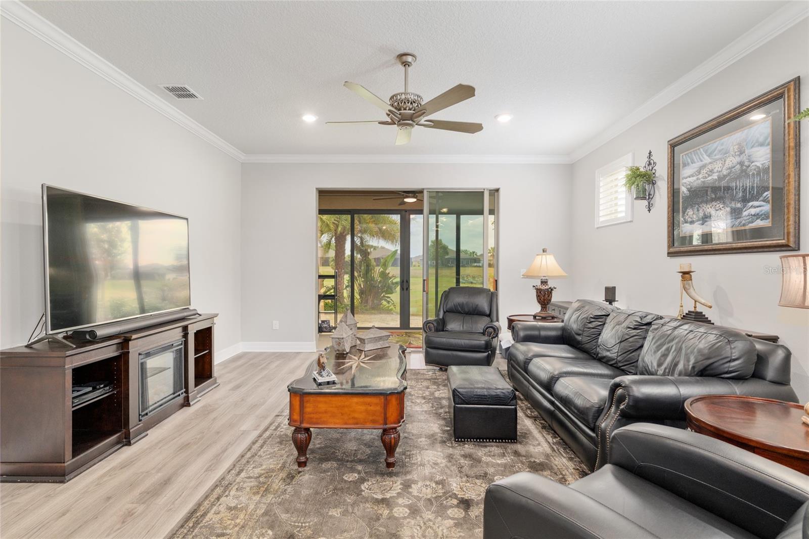 Listing photo id 17 for 6816 95th Circle