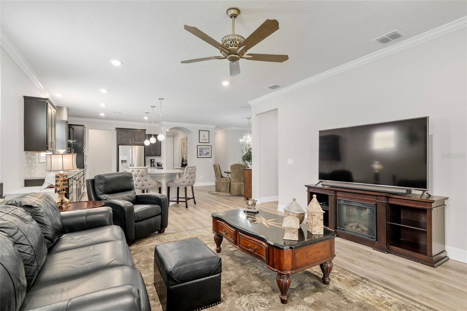 Listing photo id 20 for 6816 95th Circle