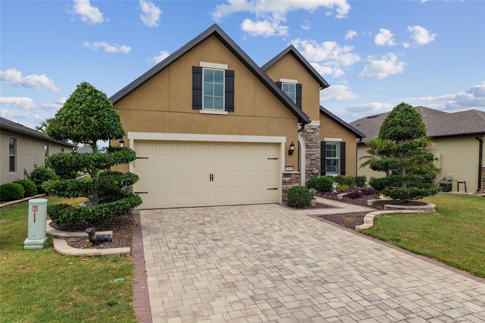 Listing photo id 3 for 6816 95th Circle