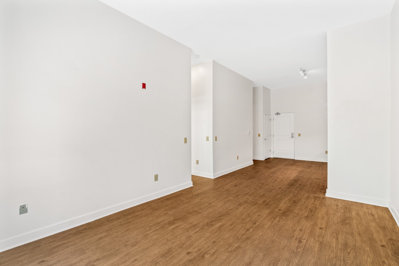 Image 11 of 43 For 17458 17th Circle