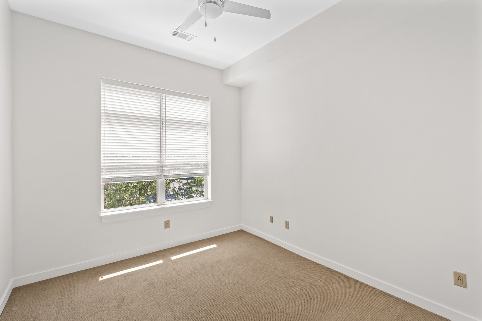 Image 12 of 43 For 17458 17th Circle