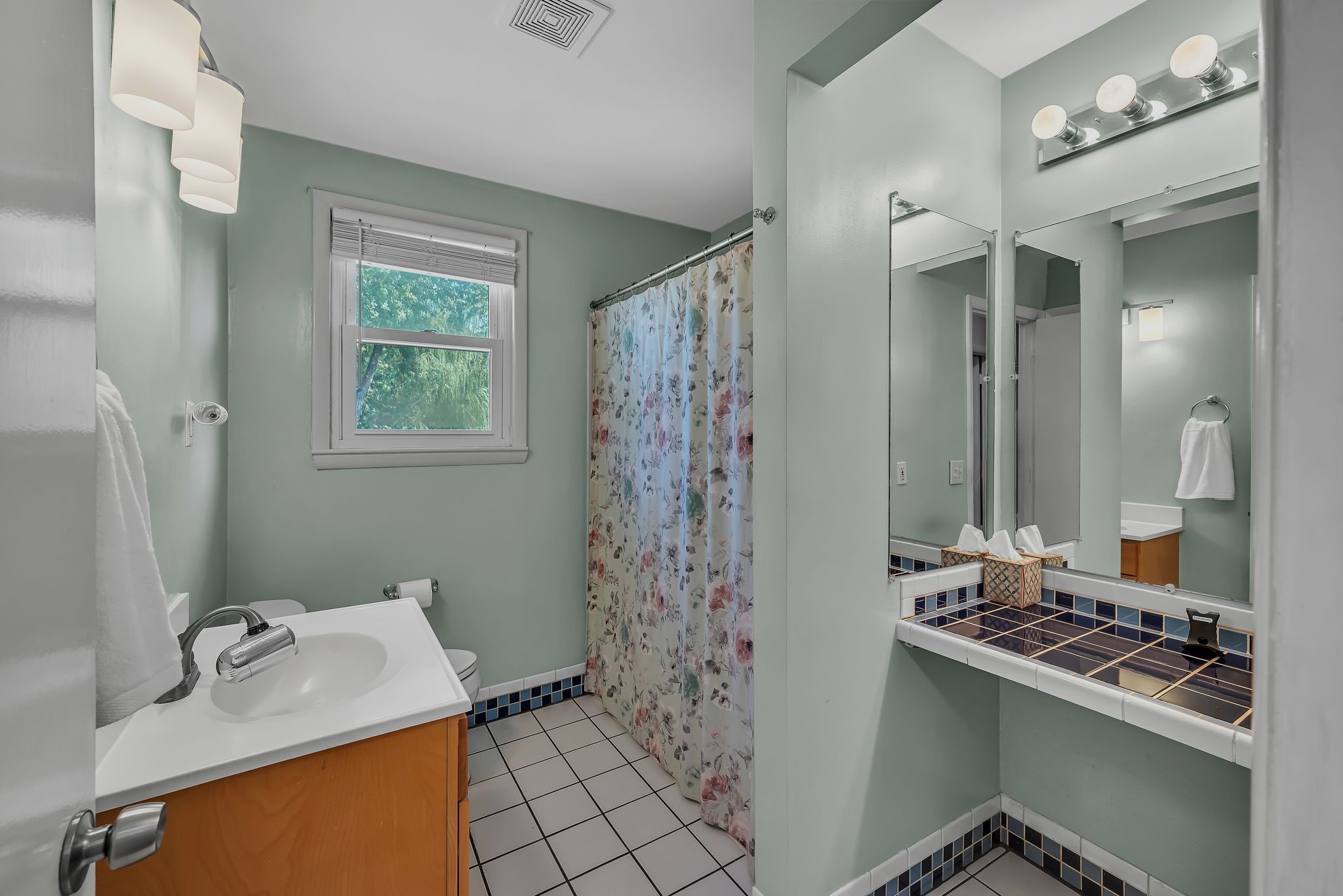 Image 12 of 26 For 2115 39th Drive