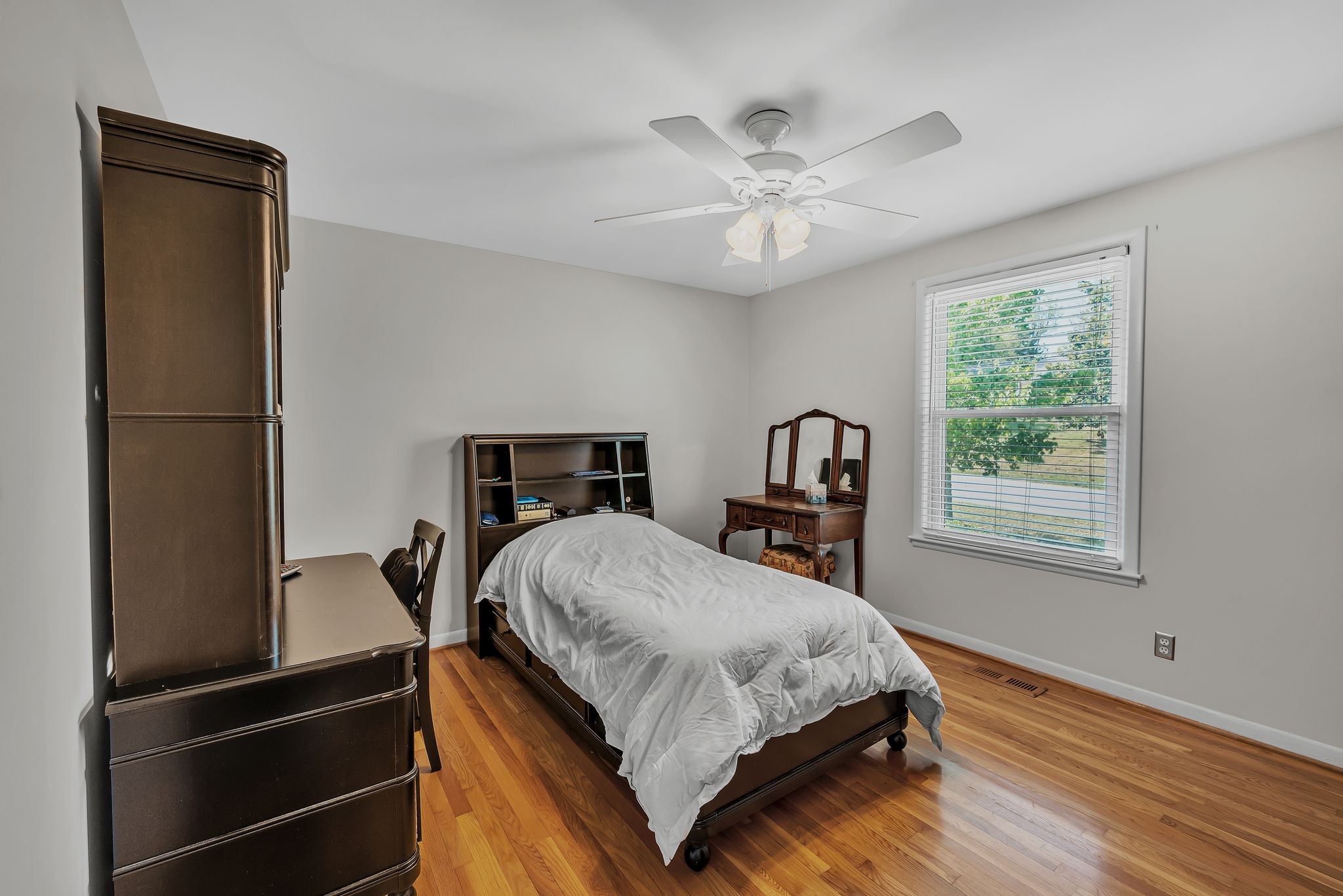 Image 13 of 26 For 2115 39th Drive