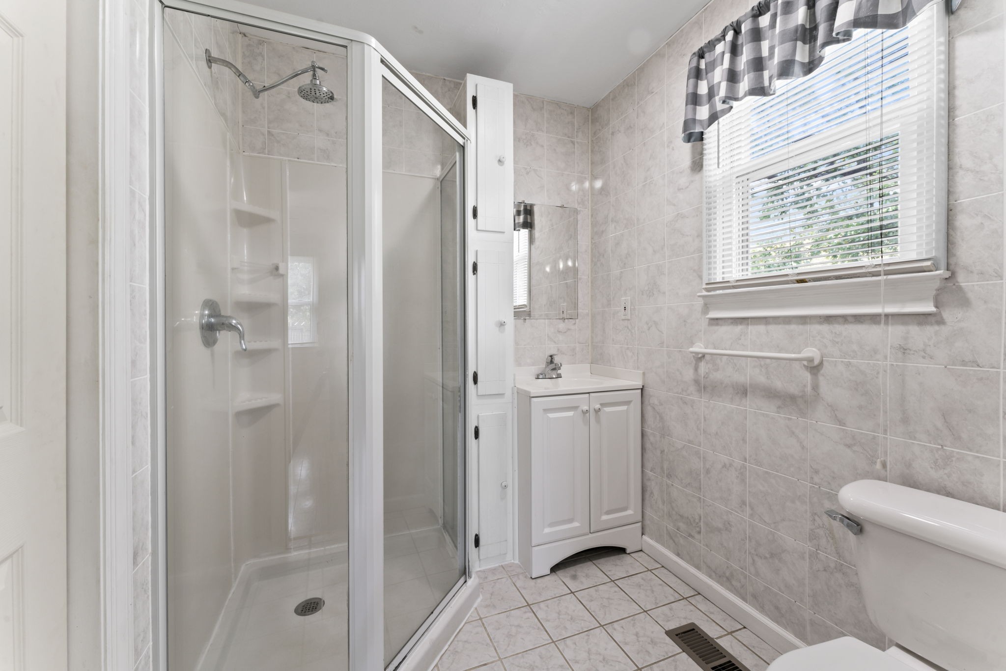 Image 16 of 19 For 8389 Kearney Way