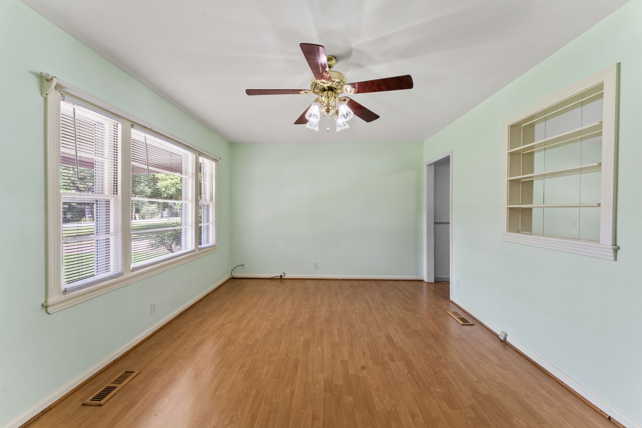 Image 6 of 19 For 8389 Kearney Way