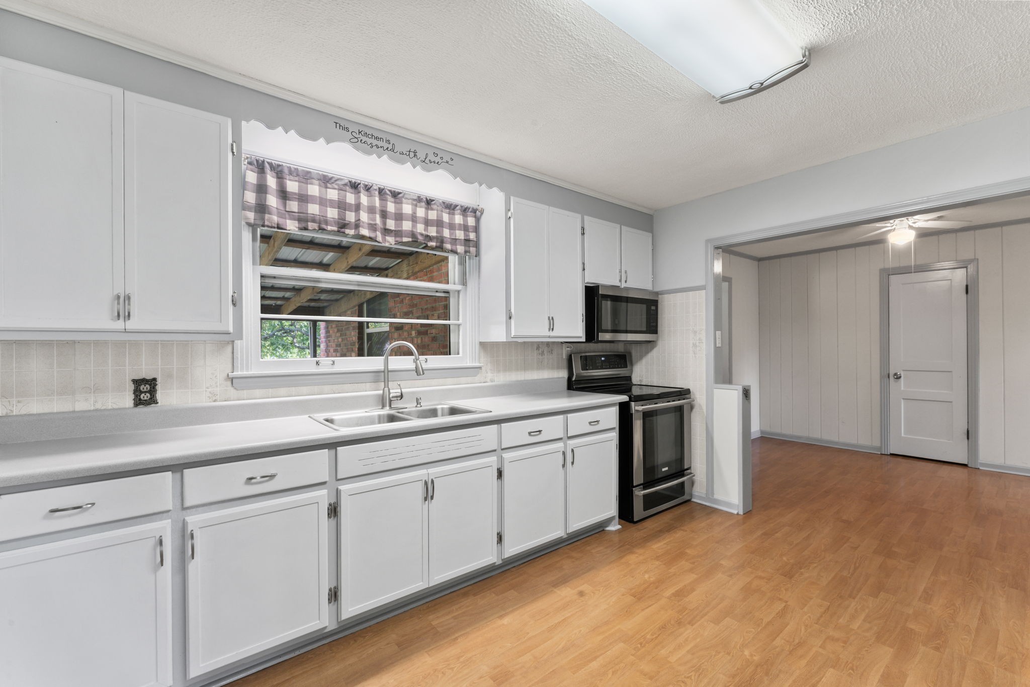 Image 9 of 19 For 8389 Kearney Way