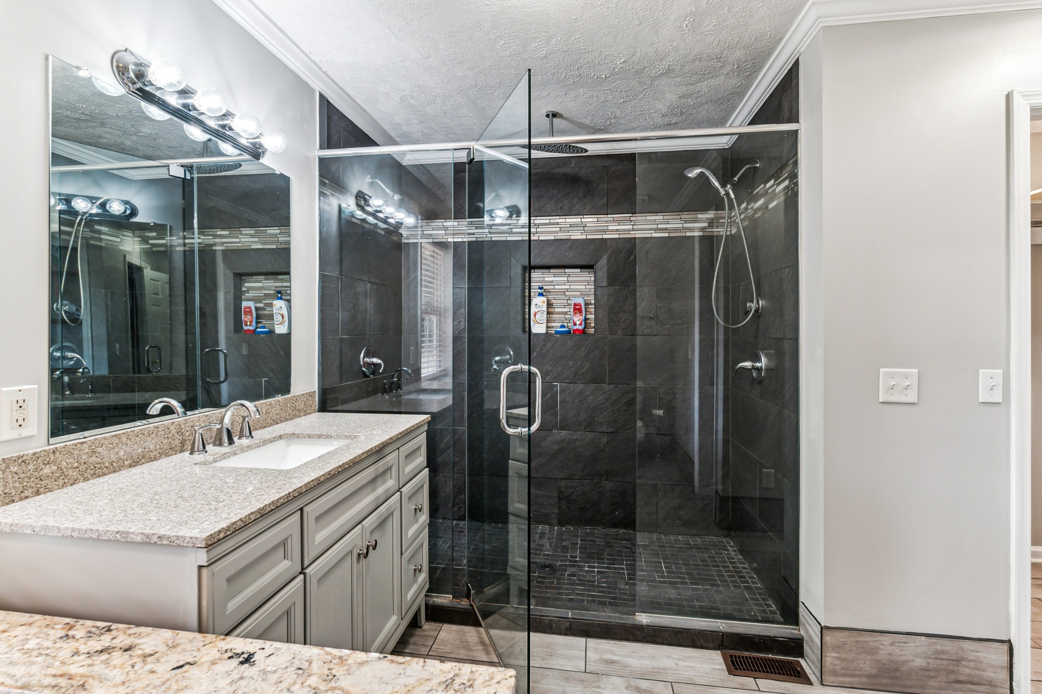 Image 18 of 38 For 18890 60th Street