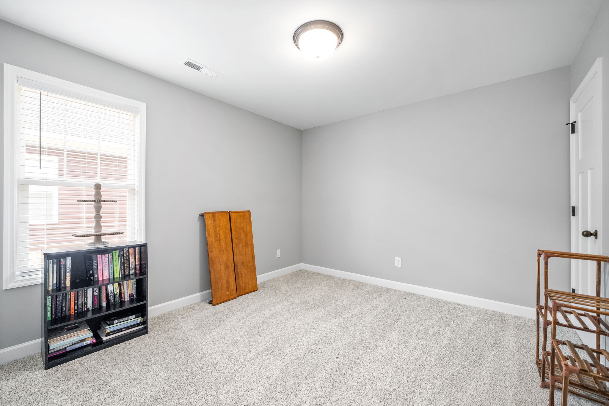 Image 23 of 46 For 950 43rd Place