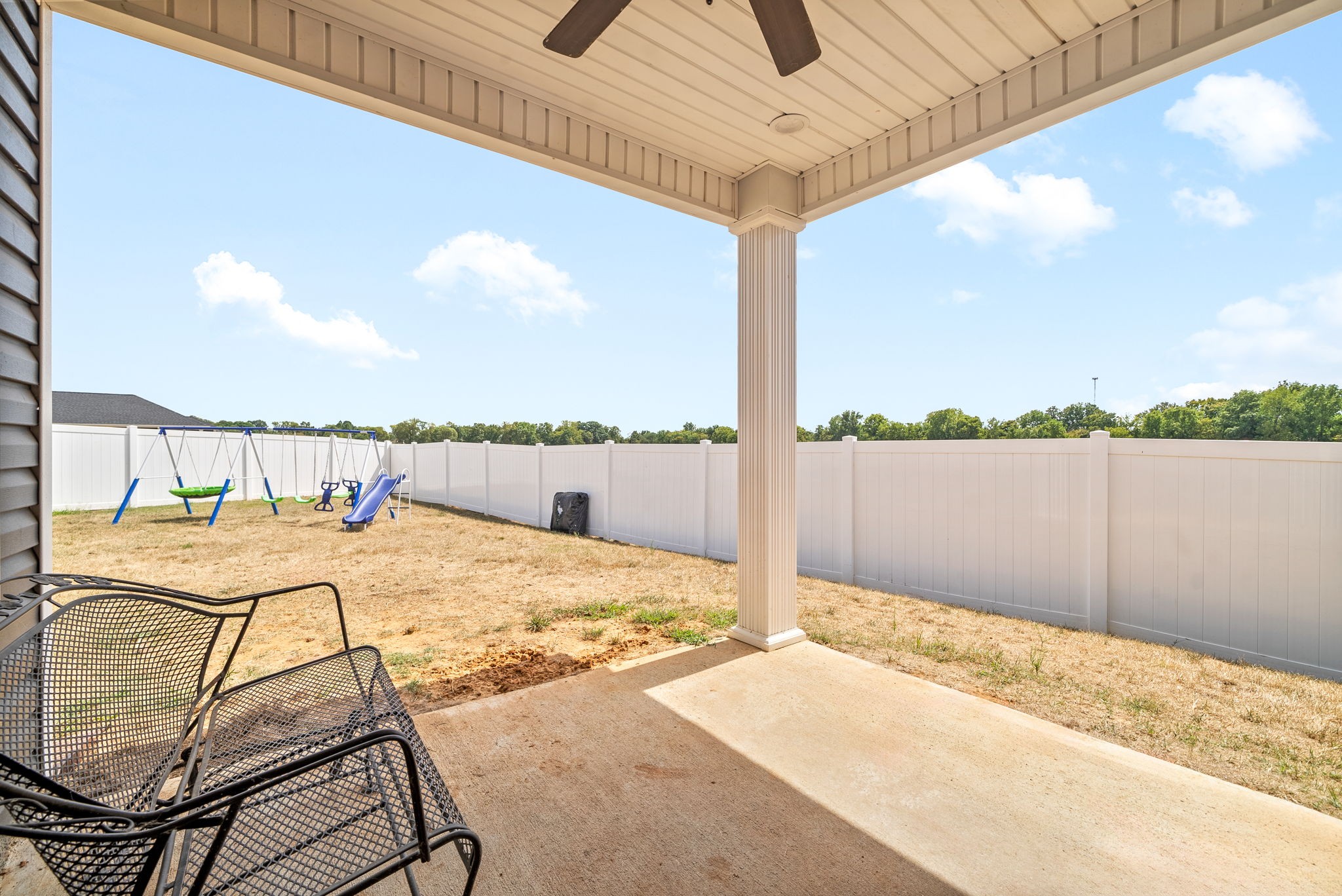 Image 27 of 46 For 950 43rd Place