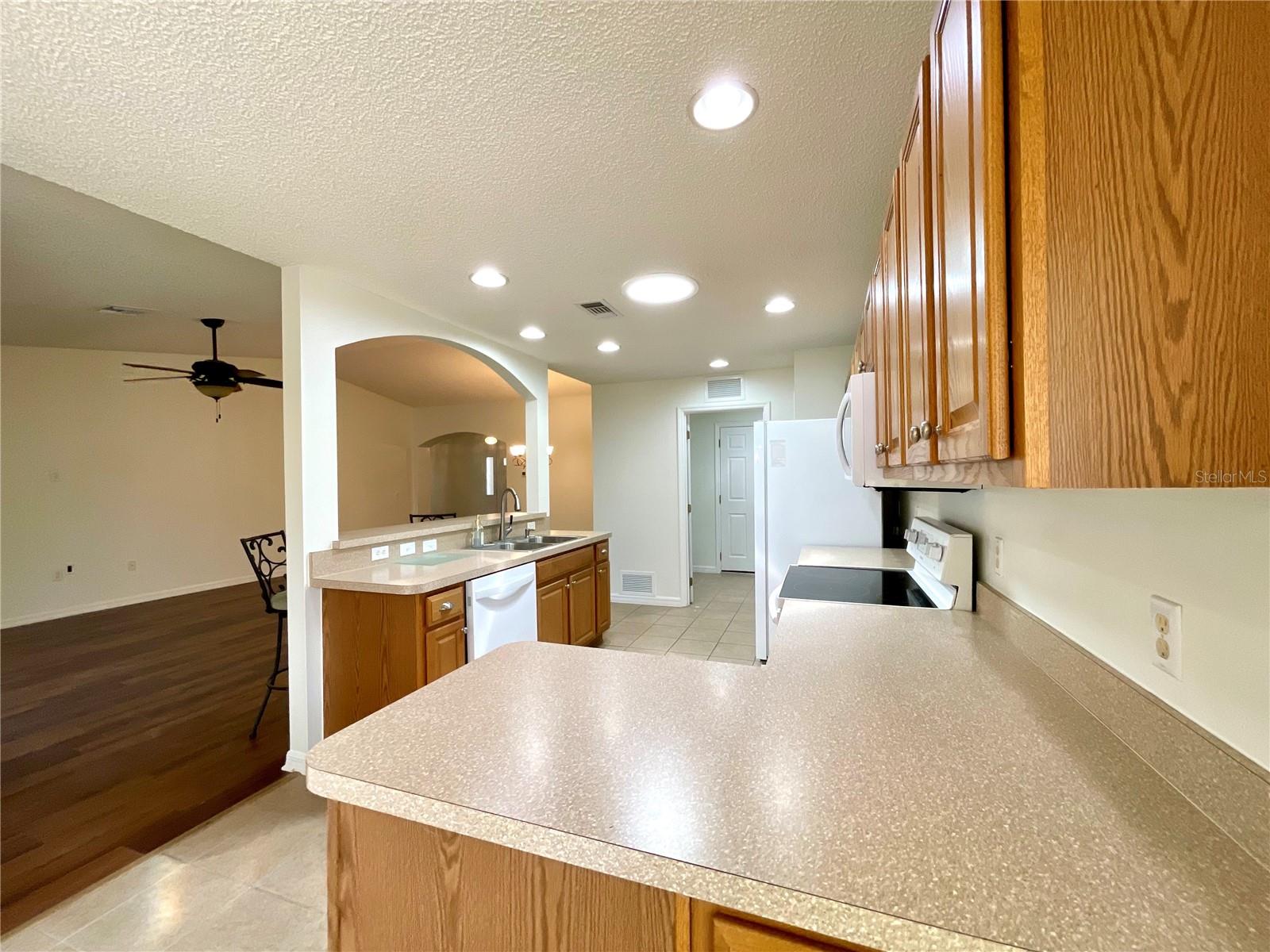 Image 18 of 42 For 15782 16th Avenue Road