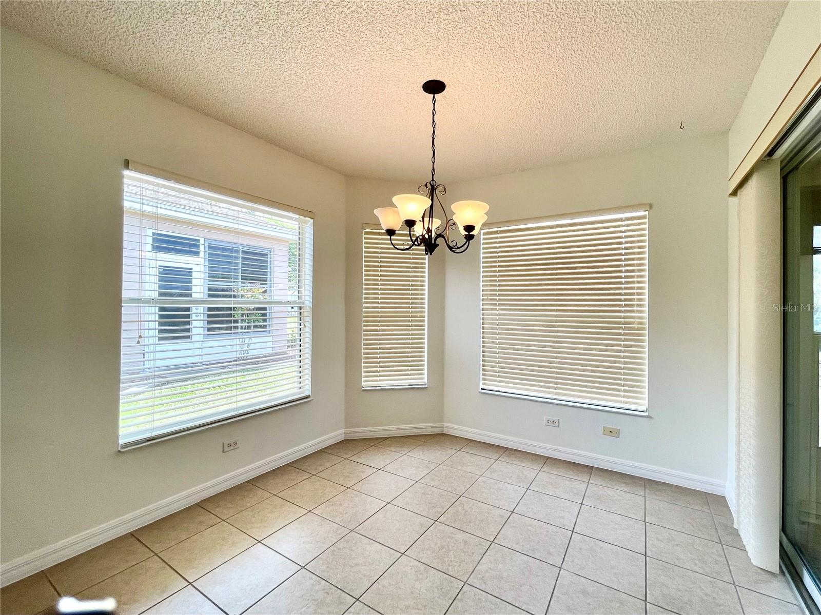 Image 21 of 42 For 15782 16th Avenue Road