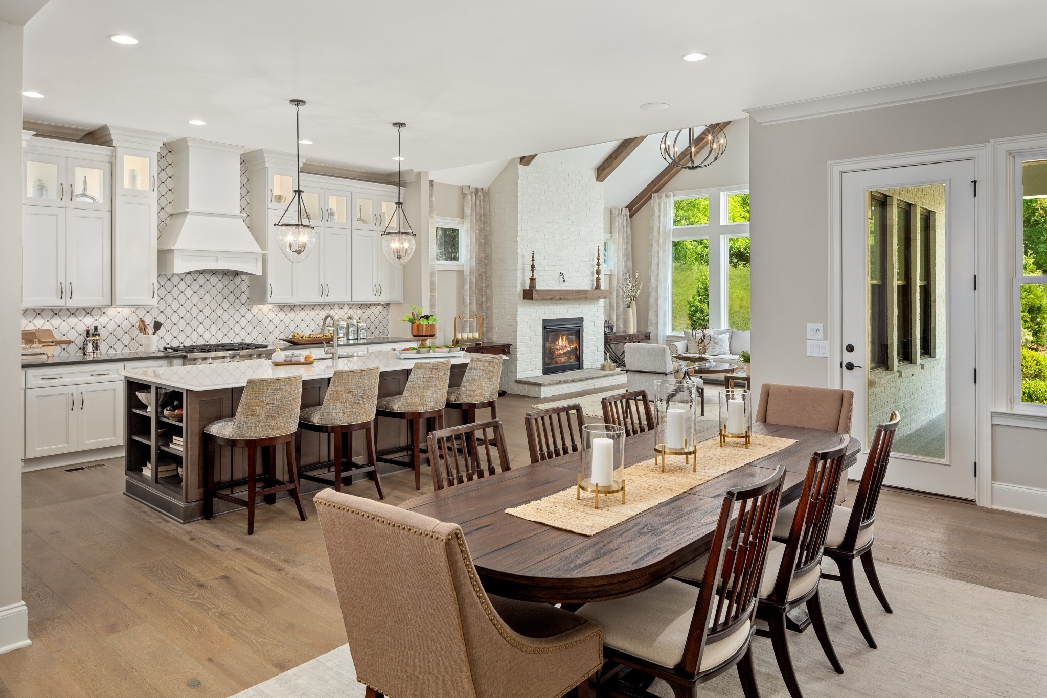 Listing photo id 10 for 1544 17th Court