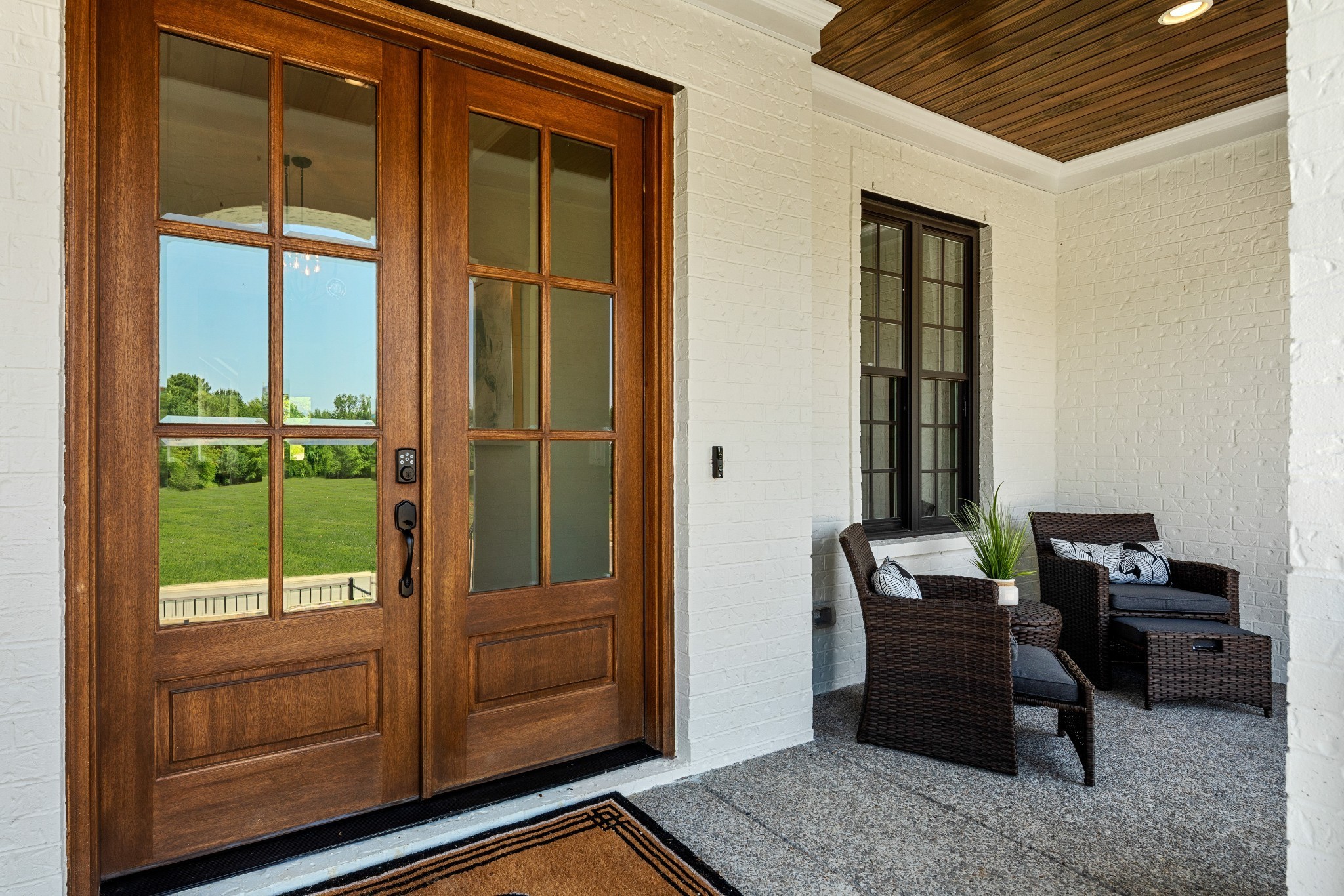 Listing photo id 0 for 1544 17th Court