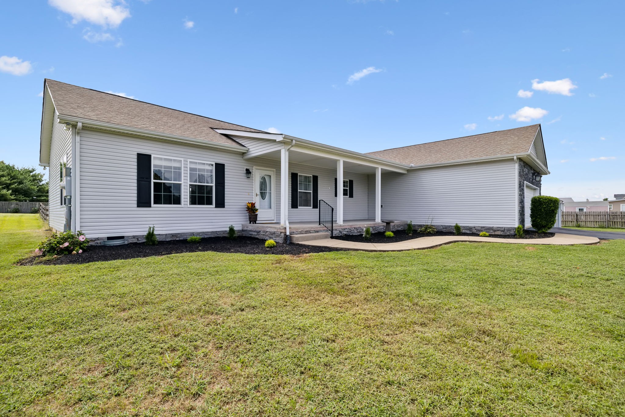 Image 3 of 48 For 219 7th Street