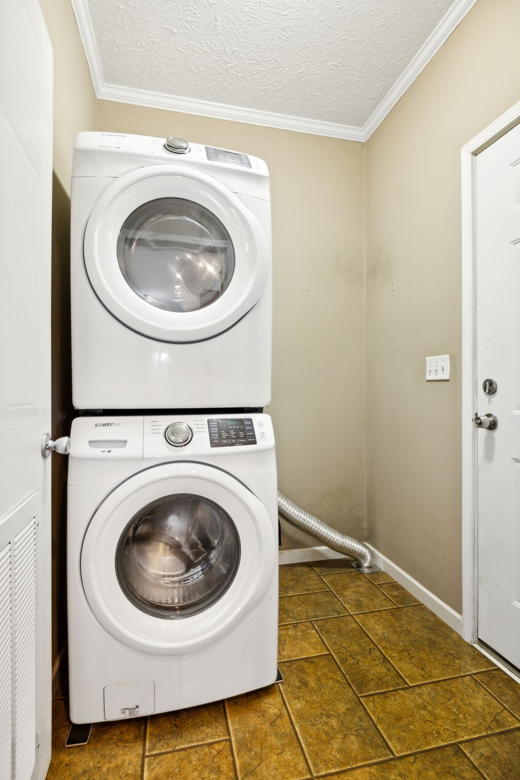 Image 30 of 48 For 219 7th Street