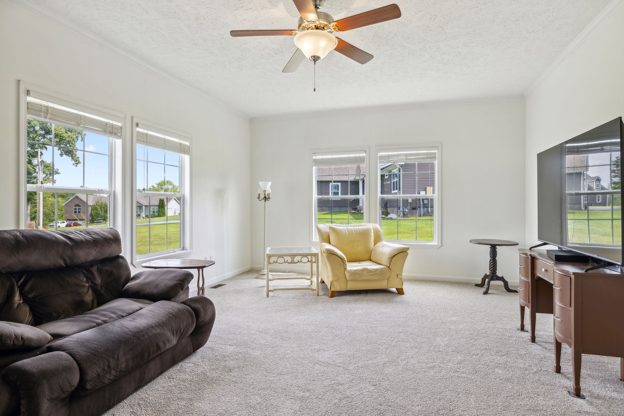 Image 7 of 48 For 219 7th Street