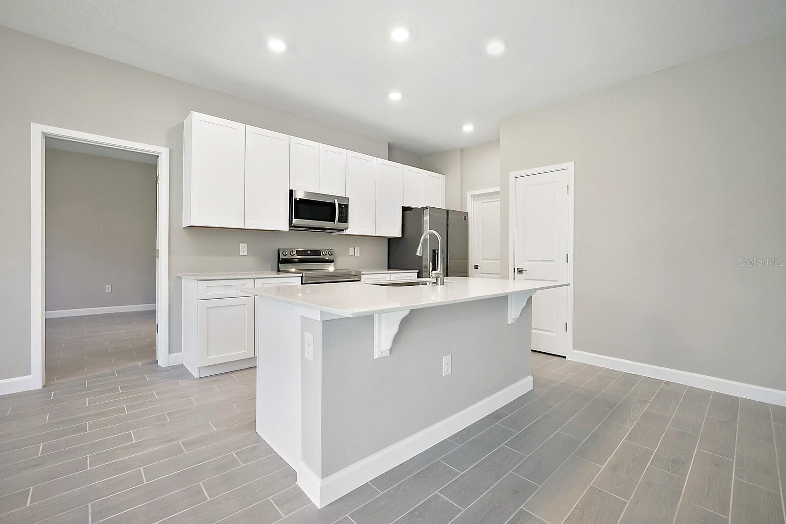 Listing photo id 8 for 8401 Inca Way