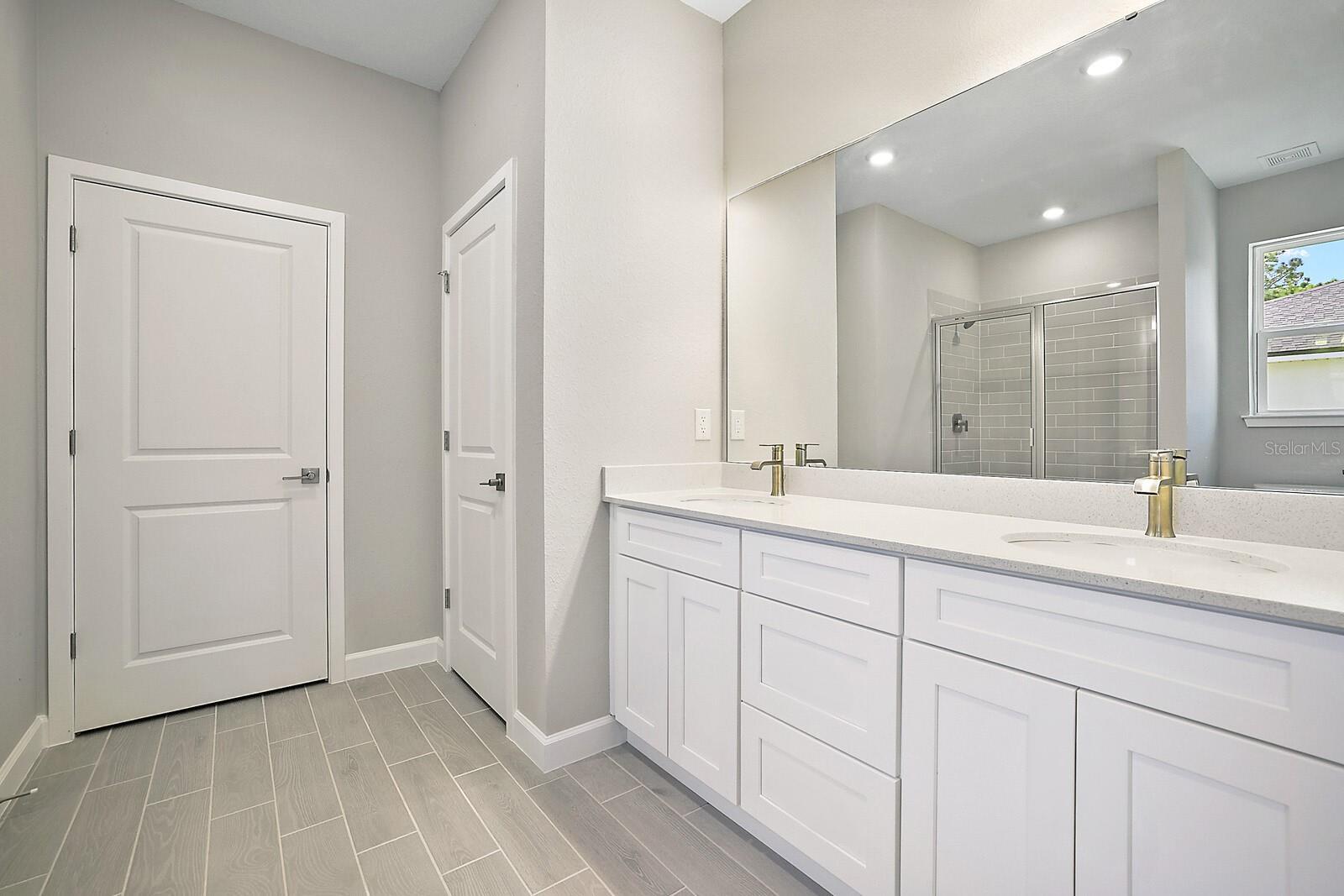 Listing photo id 11 for 8401 Inca Way