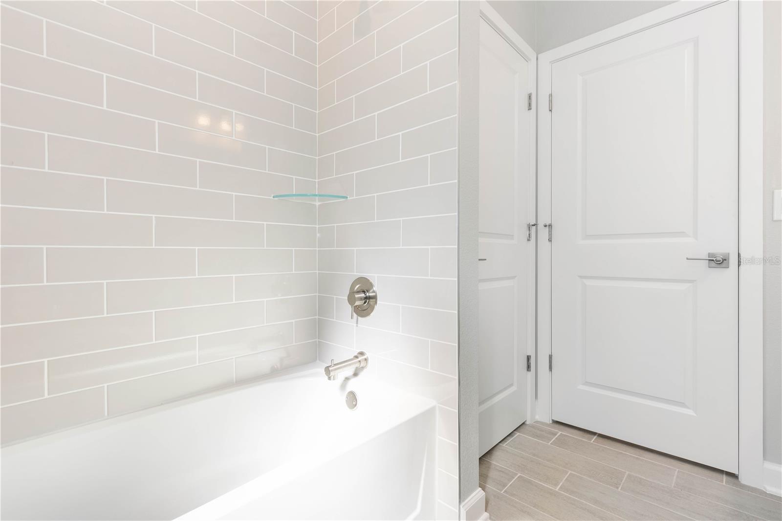 Listing photo id 18 for 8401 Inca Way