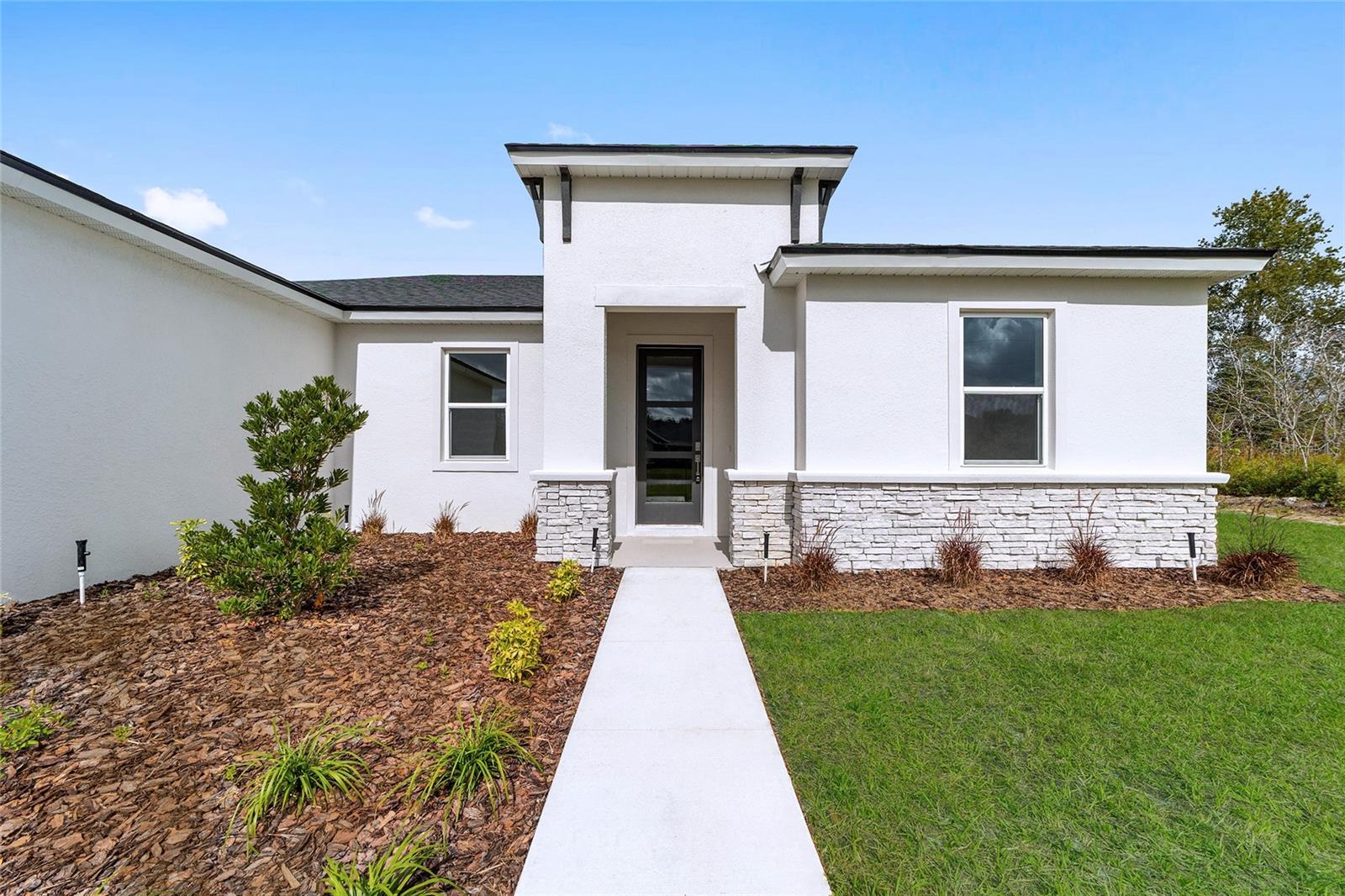 Listing photo id 1 for 8401 Inca Way