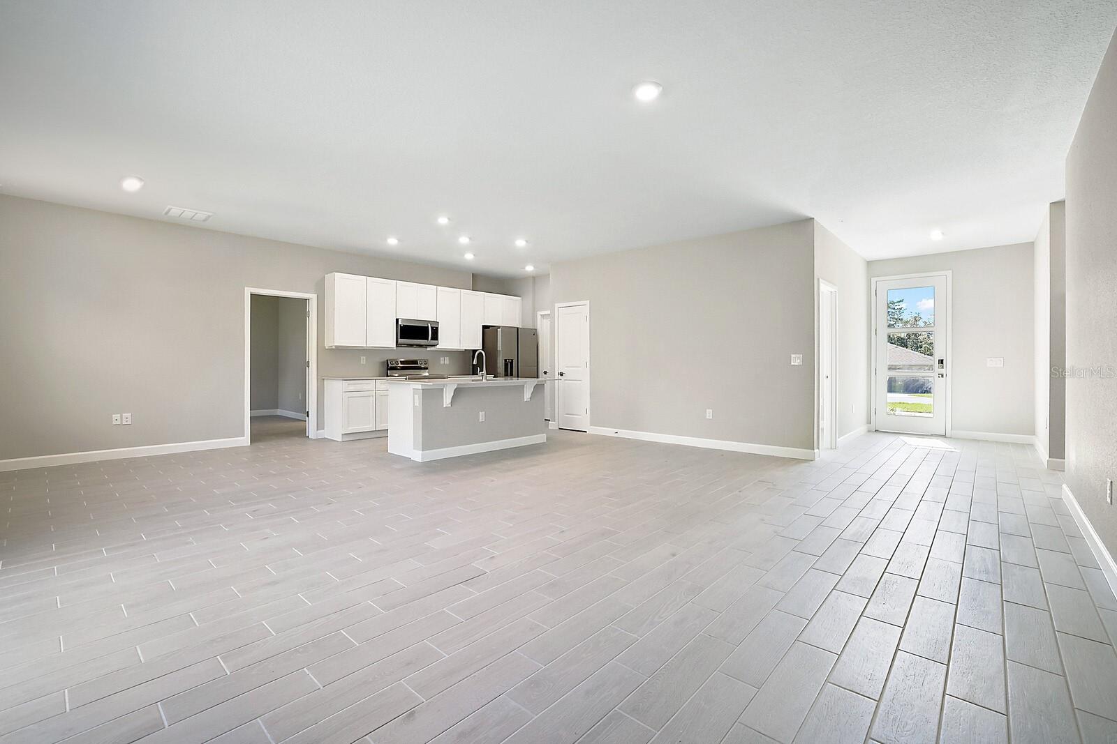 Listing photo id 6 for 8401 Inca Way