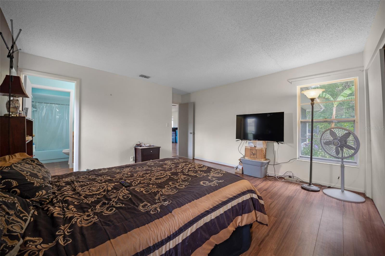 Image 13 of 73 For 21168 Peach Blossom Street