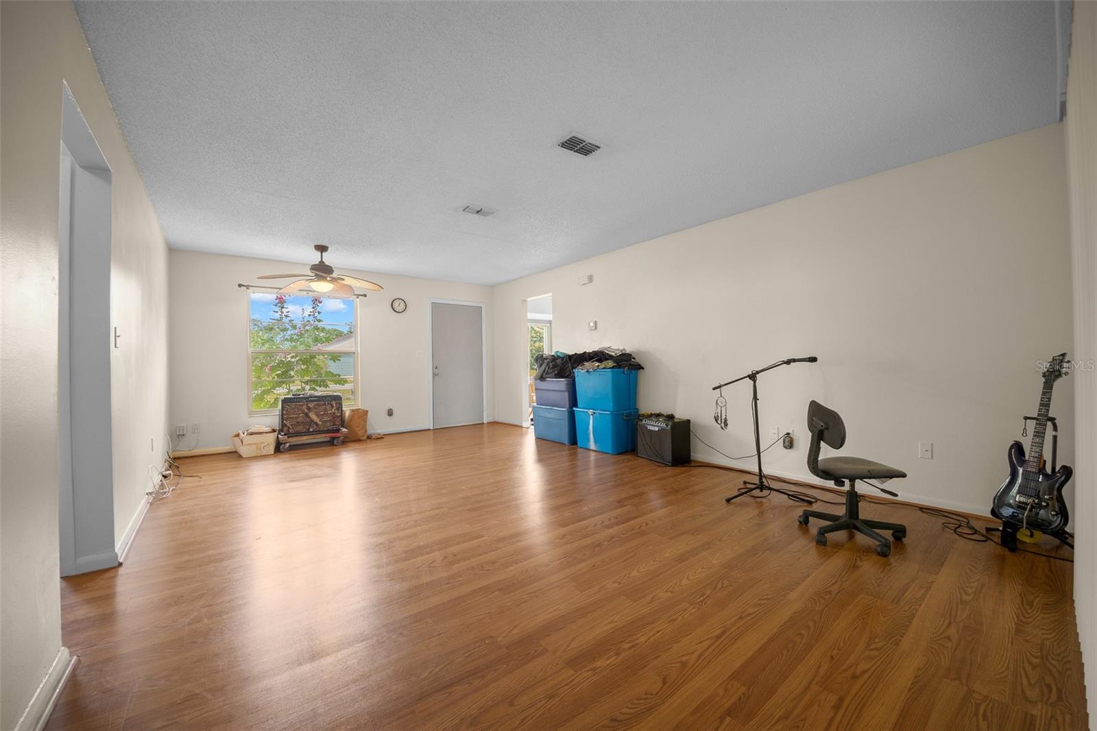Image 4 of 73 For 21168 Peach Blossom Street