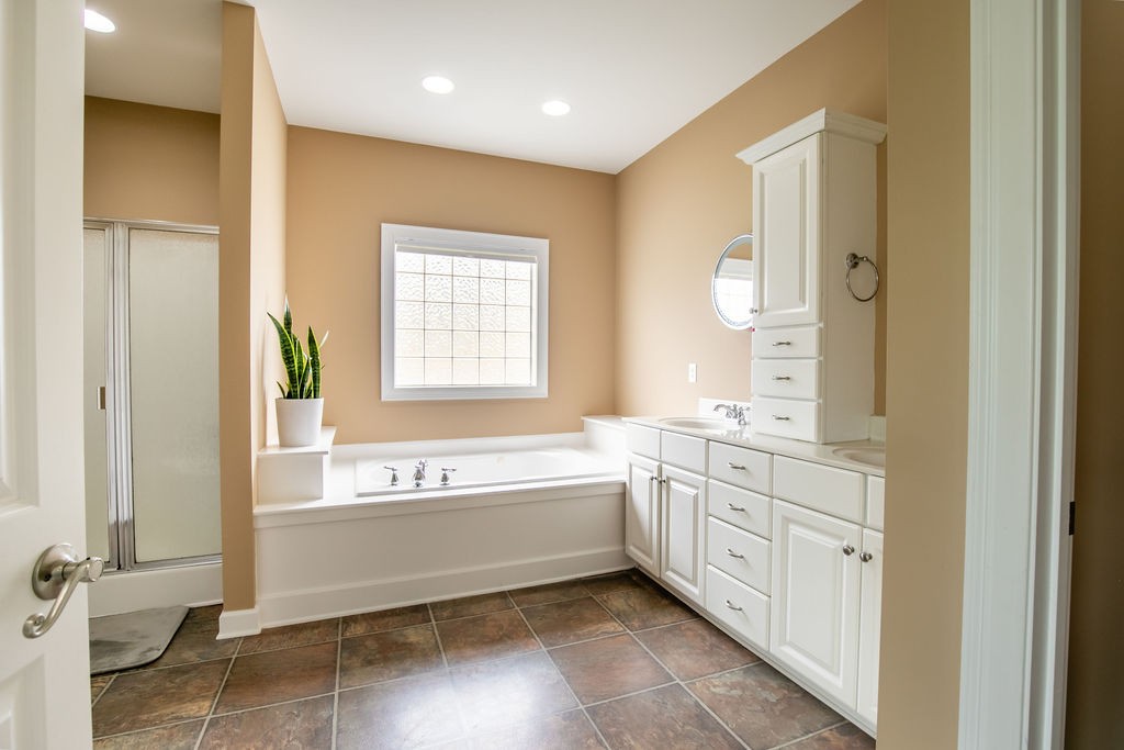 Image 26 of 58 For 9693 90th Street