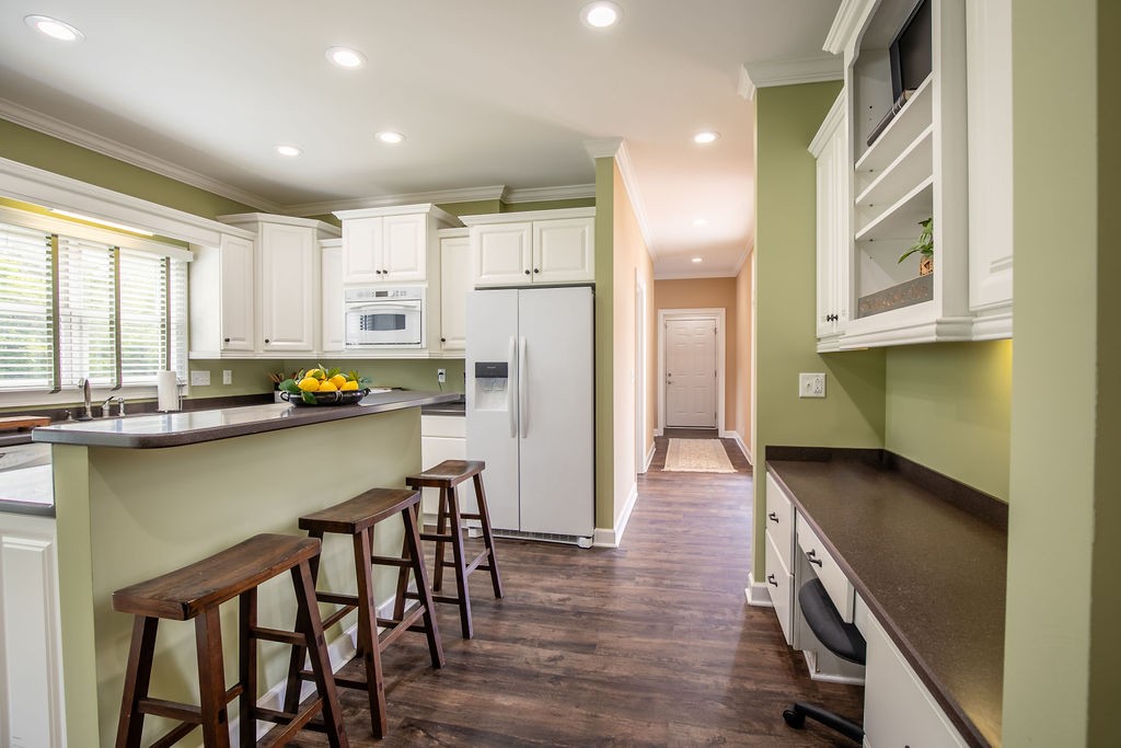 Image 32 of 58 For 9693 90th Street