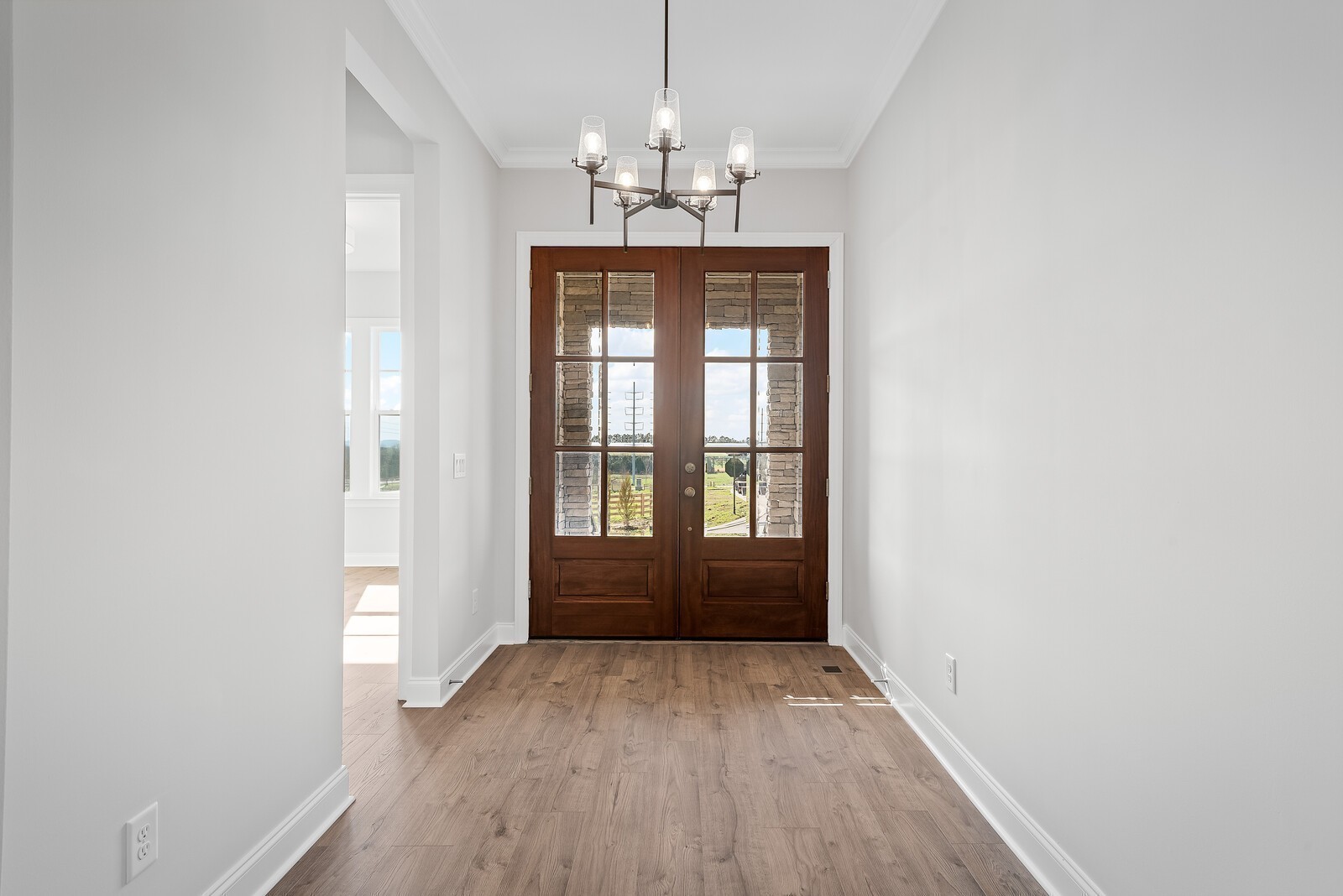 Image 3 of 7 For 853 5th Street