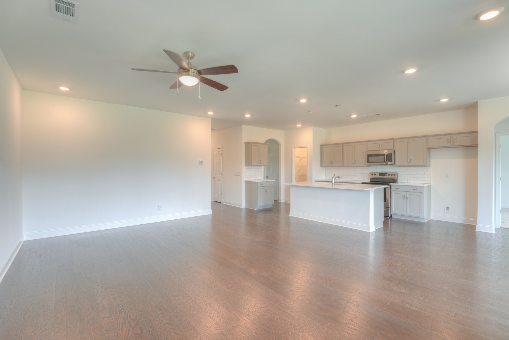 Image 7 of 9 For 7349 19th Avenue Road