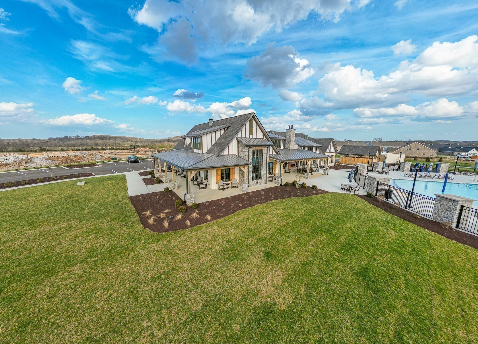 Image 12 of 51 For 21570 Raintree Street