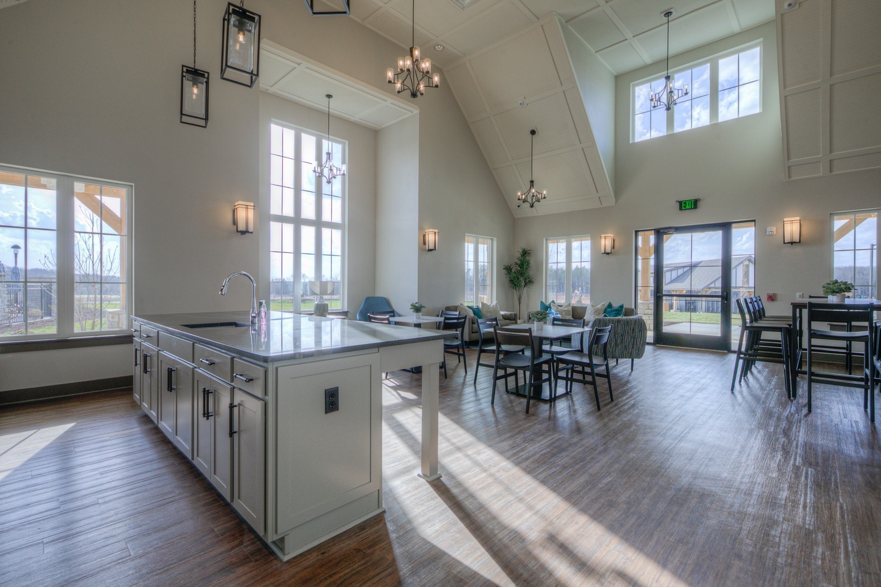 Image 14 of 51 For 21570 Raintree Street