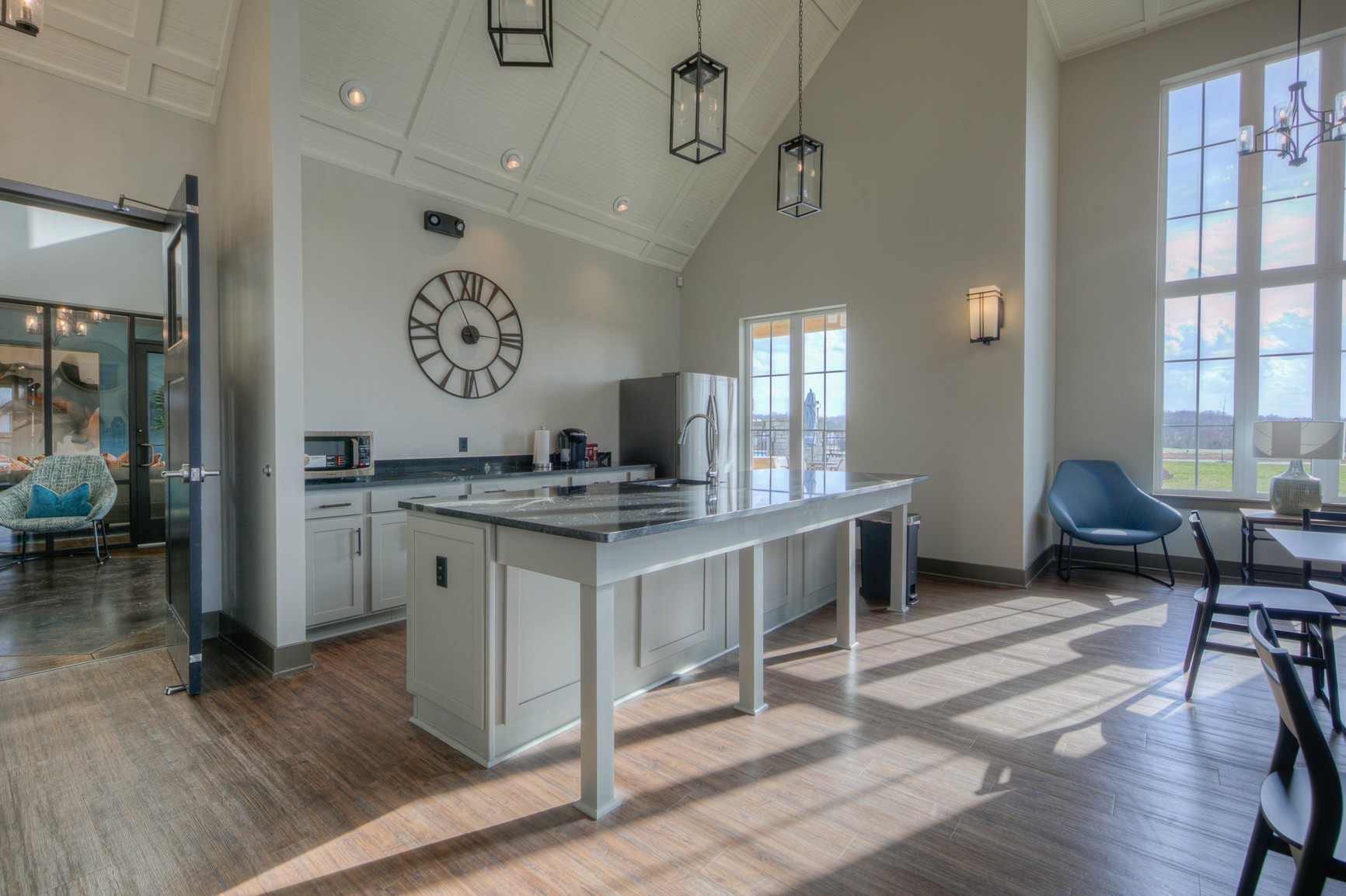 Image 15 of 51 For 21570 Raintree Street