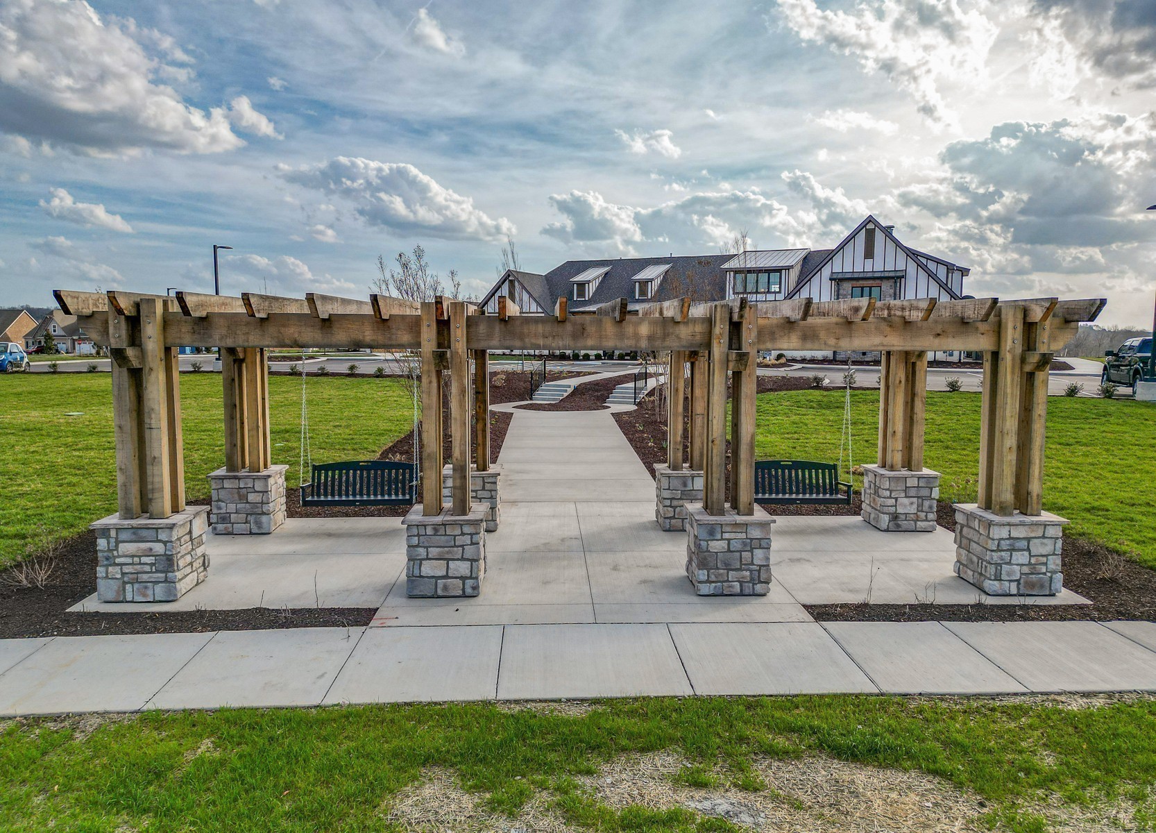 Image 18 of 51 For 21570 Raintree Street