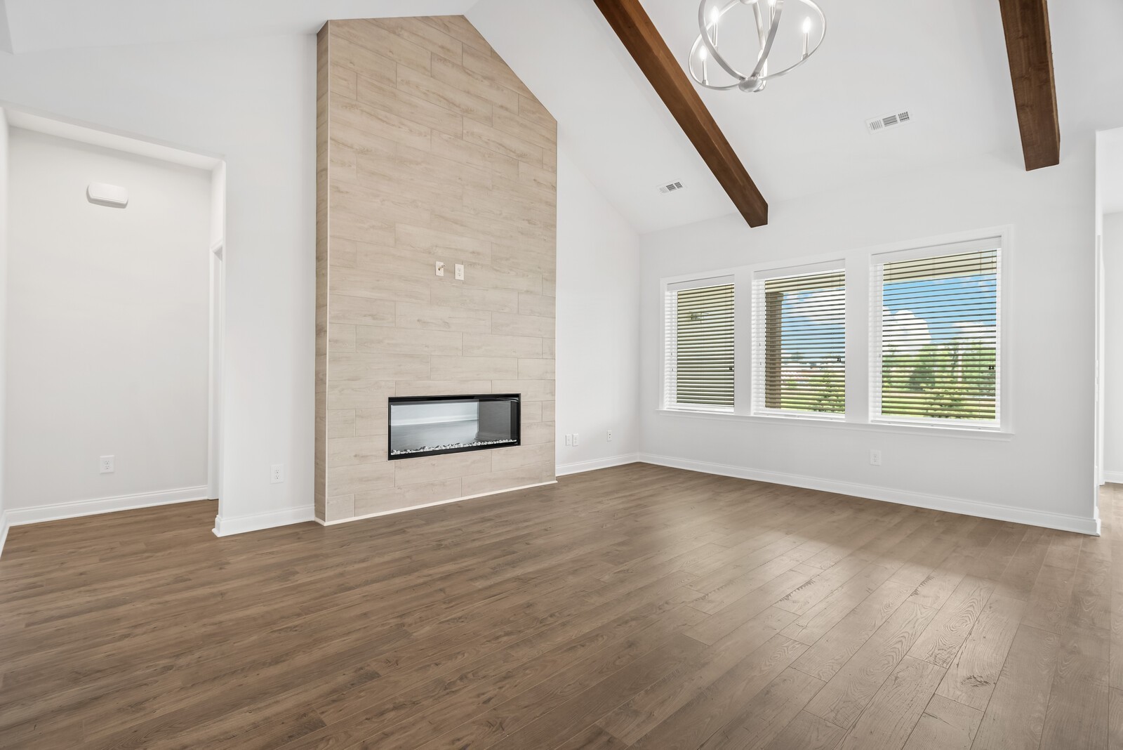 Listing photo id 10 for 6864 Ottas Court