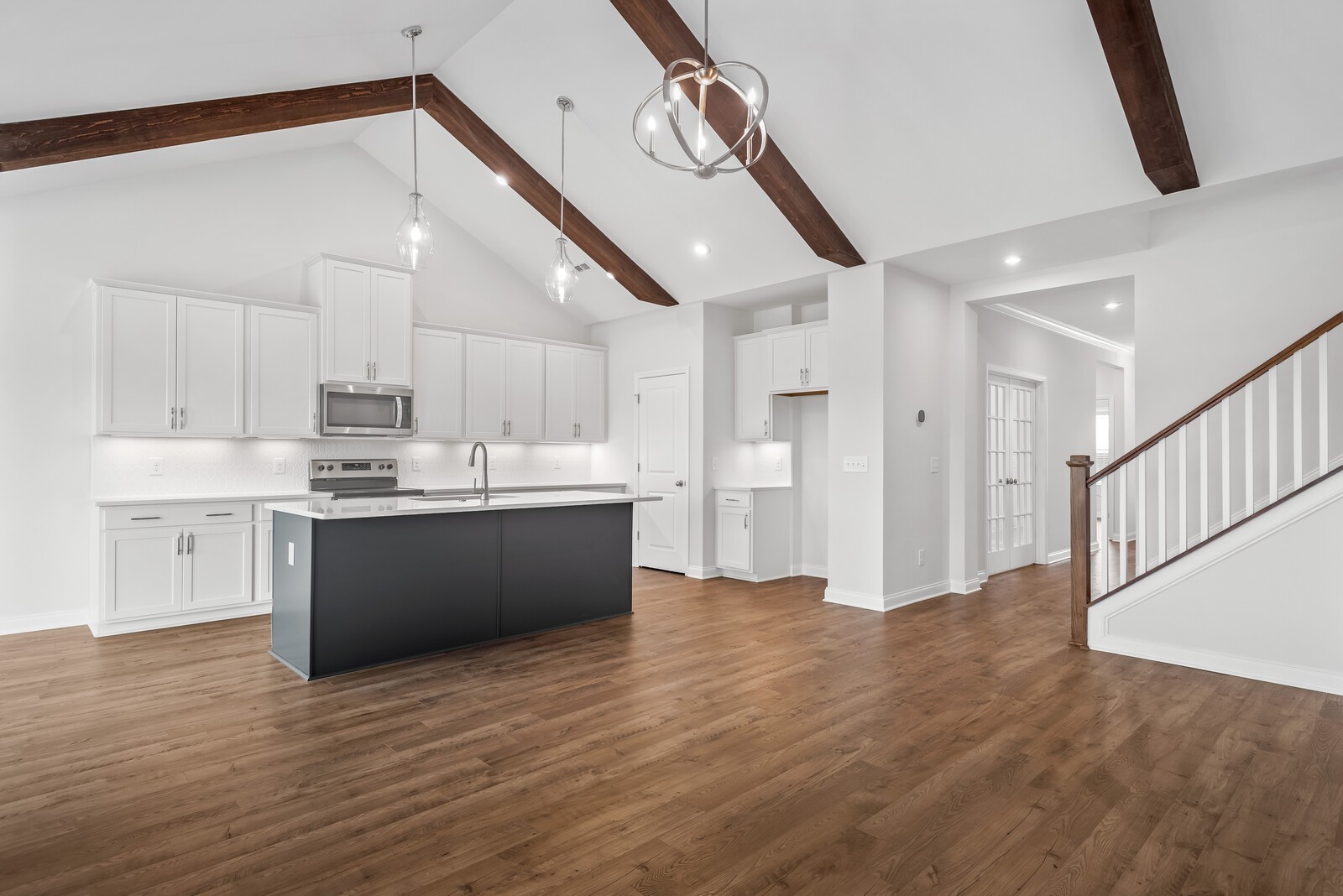 Listing photo id 14 for 6864 Ottas Court