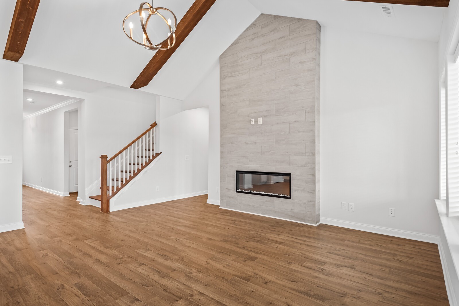 Listing photo id 15 for 6864 Ottas Court