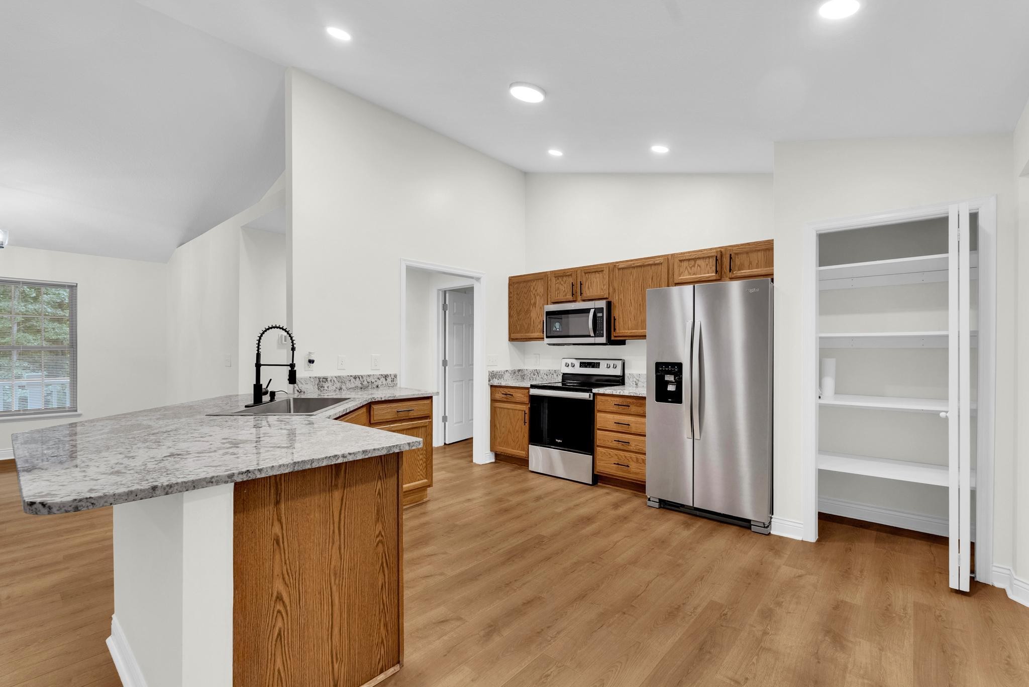 Image 6 of 17 For 299 Oak Lane Drive