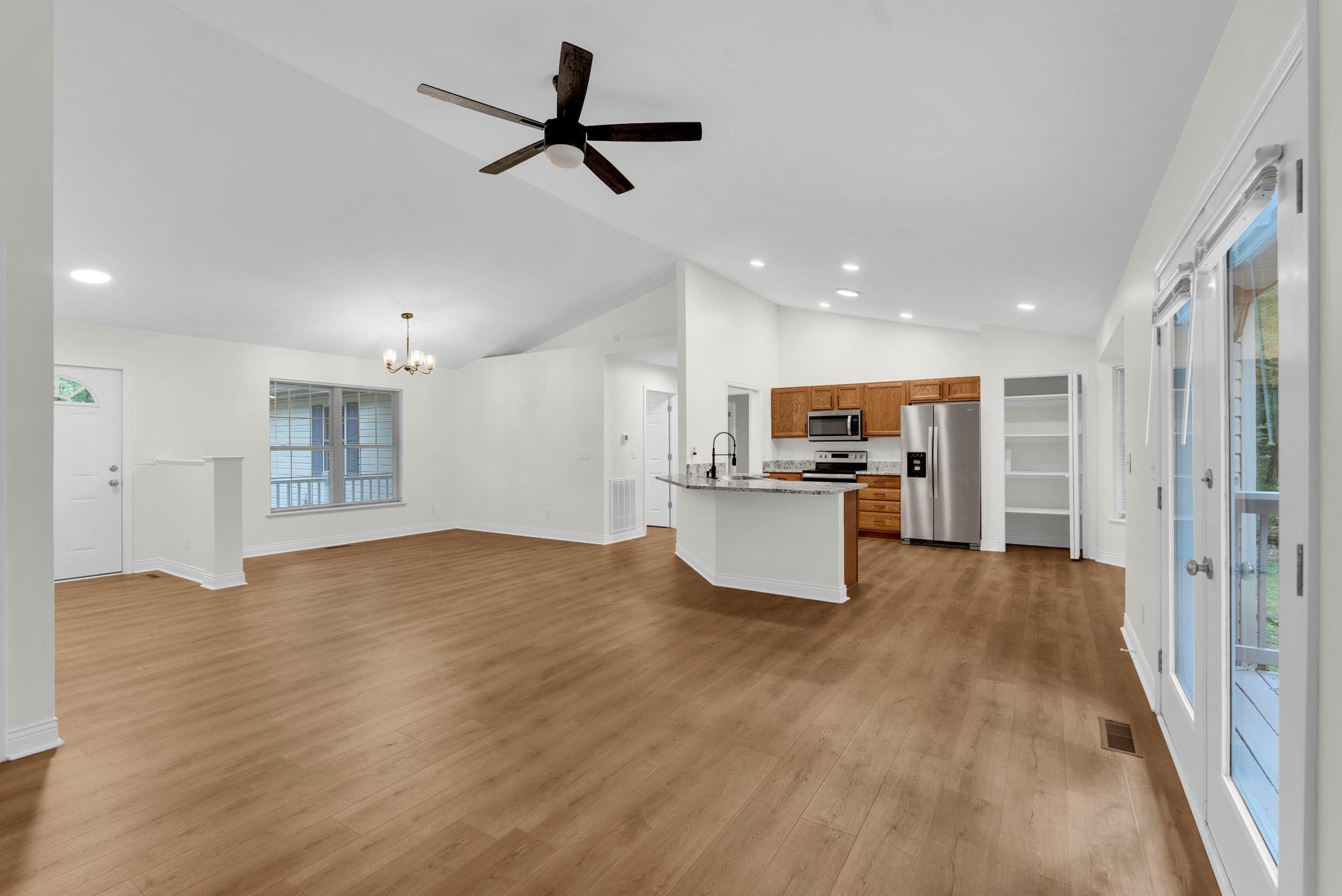 Image 7 of 17 For 299 Oak Lane Drive