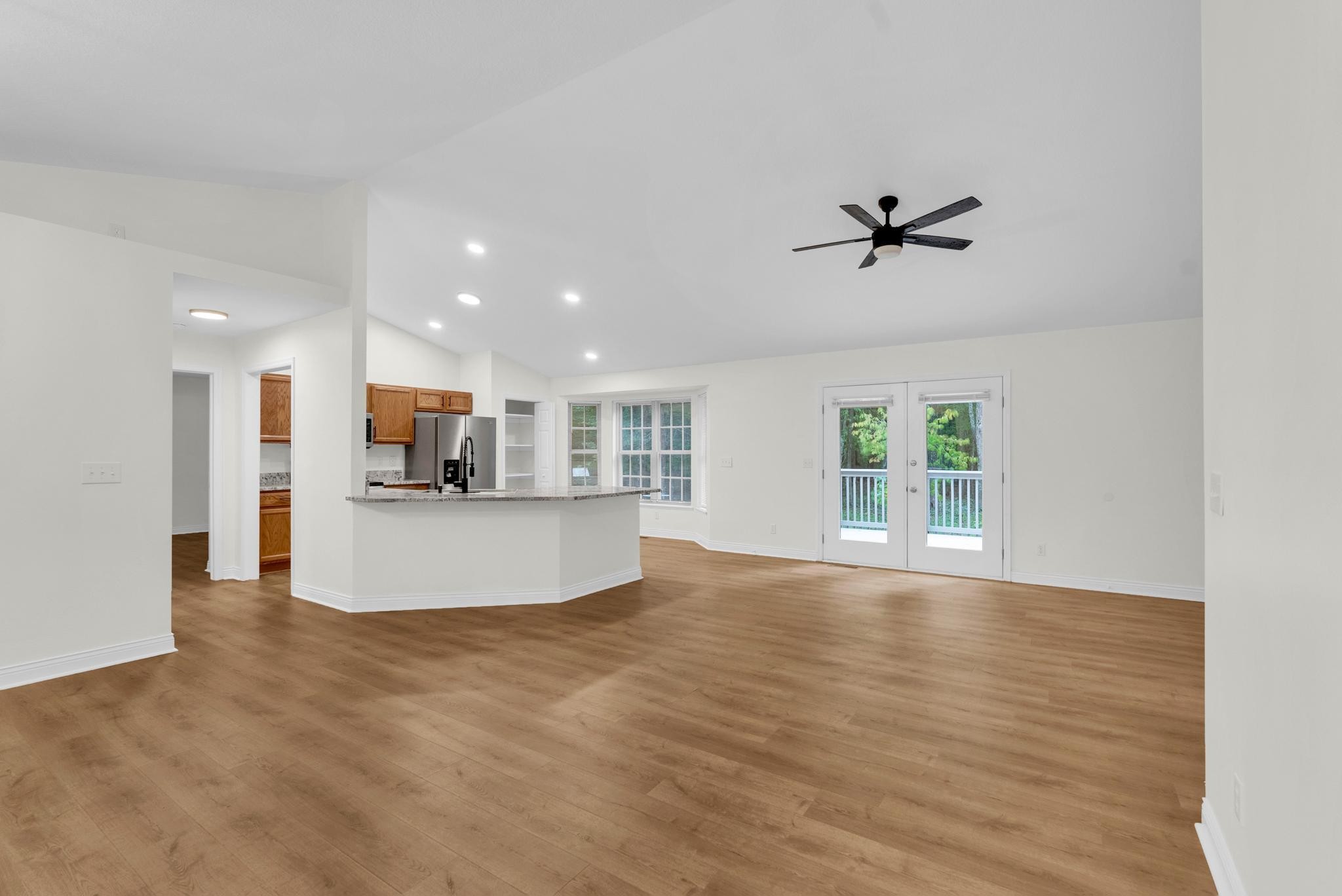 Image 9 of 17 For 299 Oak Lane Drive