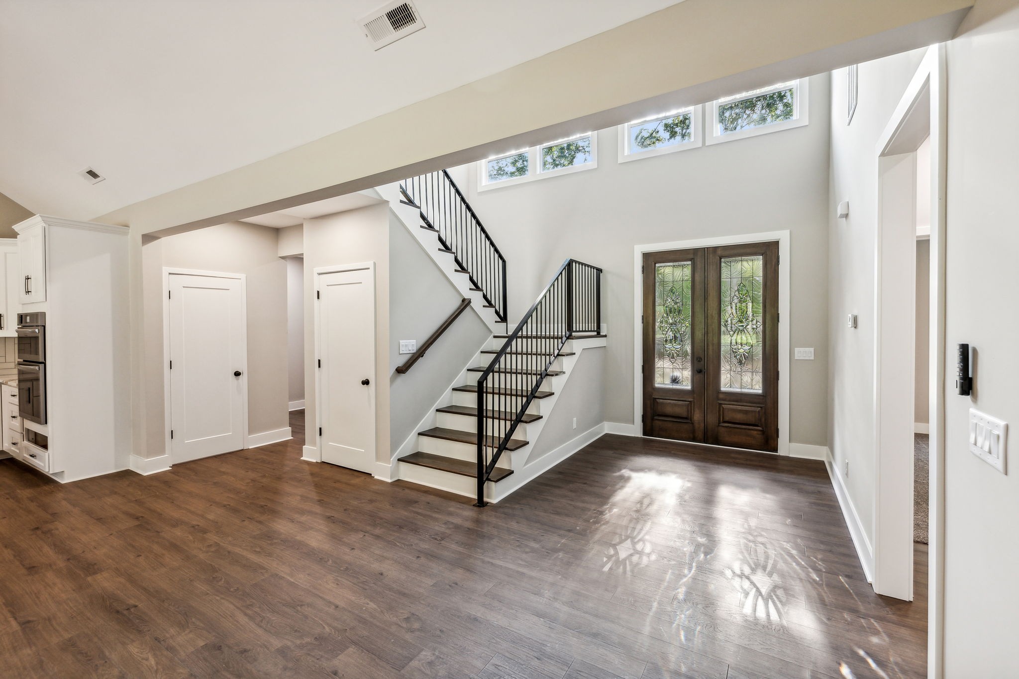 Image 17 of 21 For 10173 Suncoast Boulevard 49