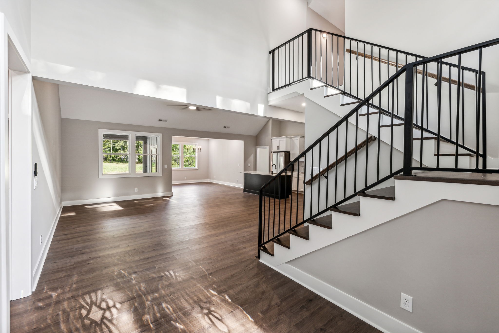 Image 18 of 21 For 10173 Suncoast Boulevard 49
