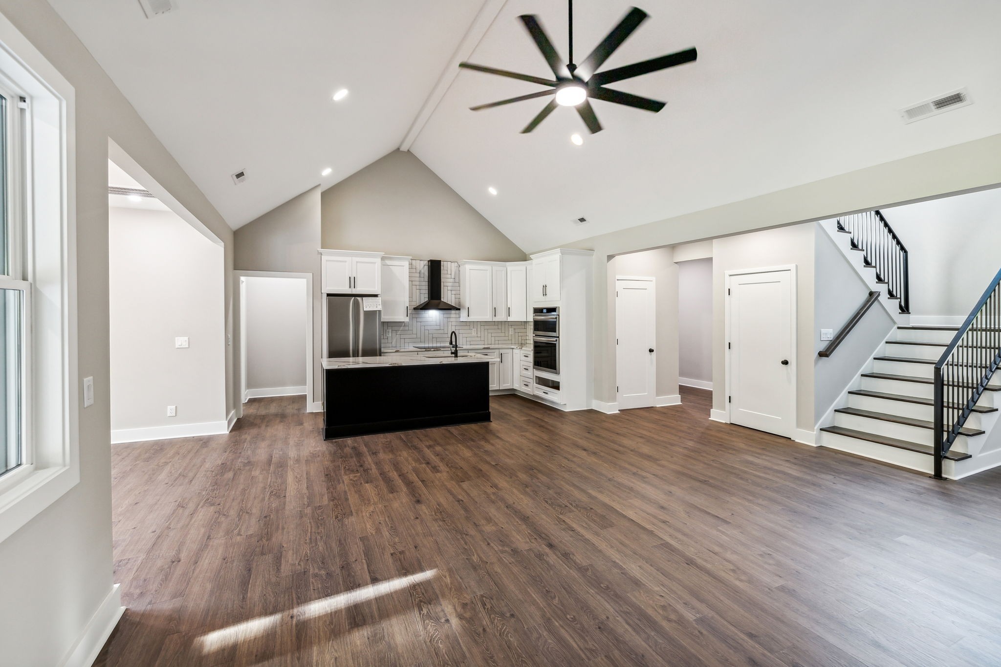 Image 19 of 21 For 10173 Suncoast Boulevard 49